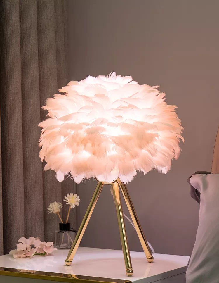 Plumas - Feather Bedroom Lamp