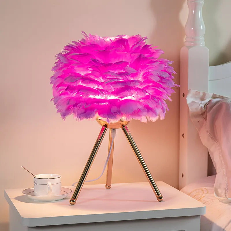 Plumas - Feather Bedroom Lamp